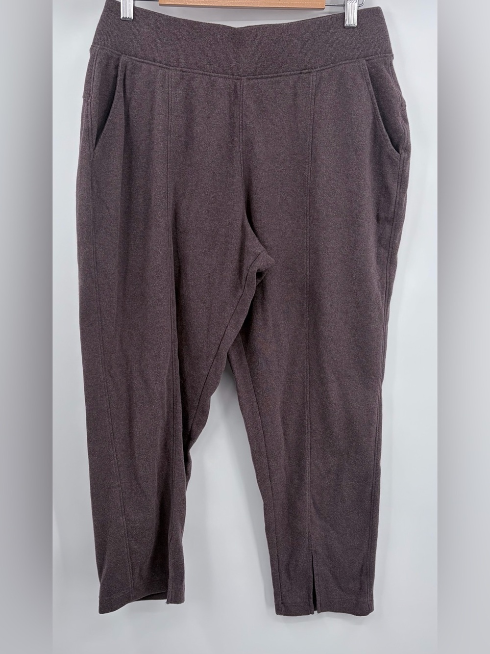 Pact organic airplane tapered leg pant deep taupe purple womens L travel comfort